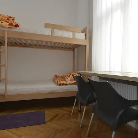 Flow House Centar Hostel *
